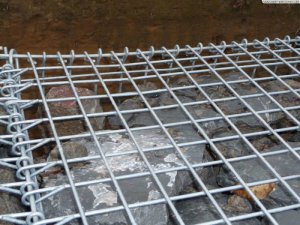 Steckstab- Ösengabionen - Eine andere Art der Verbindung, hier mit den Steckstab- Ösengabionen, auch als Sicherheitsgabionen erhältlich - 