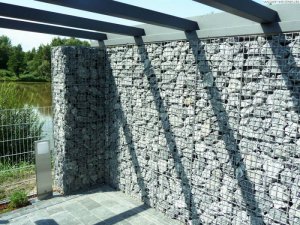 Ein Carport mit einer tragenden Gabionenwand ist durchaus auch möglich in allen Größen